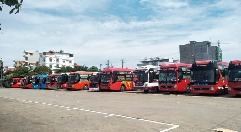 Khuôn viên rộng rãi được phân chia tại Bến xe Móng Cái