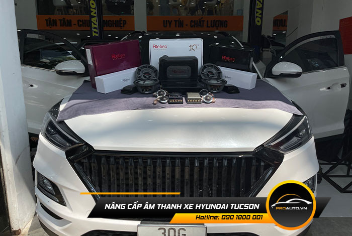Kiểm tra hệ thống âm thanh gốc xe Hyundai Genesis