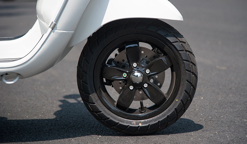 Kiểm tra và bảo dưỡng lốp định kỳ để xe 50cc tiết kiệm xăng