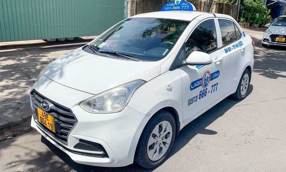 Lado Taxi được biết đến với dịch vụ giá cả hợp lý và chất lượng tốt tại Phú Yên