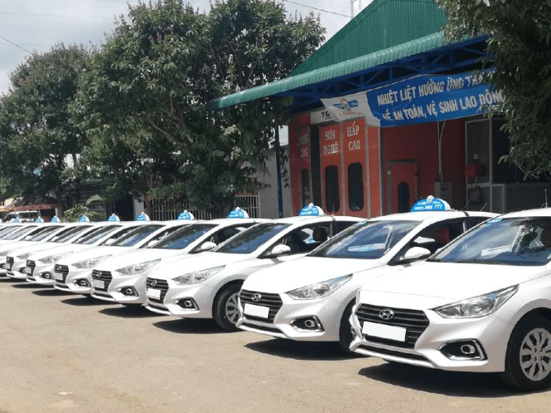 Lado trang bị các dòng xe 4 - 7 chỗ cao cấp để phục vụ khách hàng tại Long Khánh
