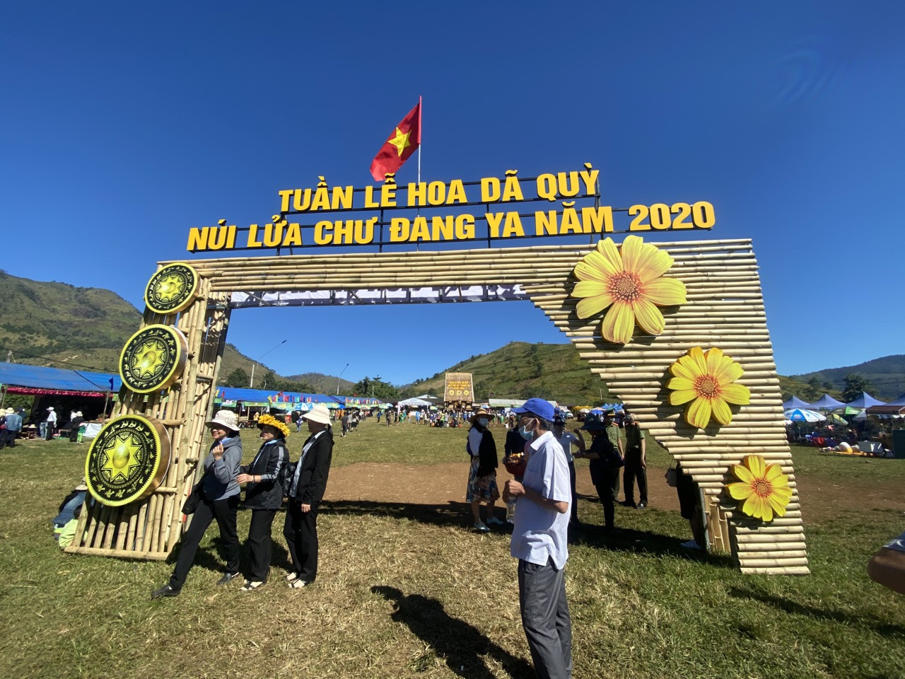 Lễ hội hoa dã quỳ tại Chư Đăng Ya