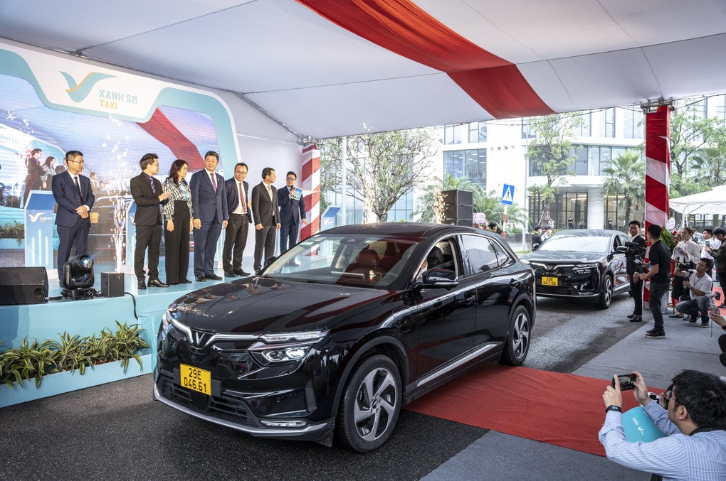 Lễ khai trương dịch vụ taxi điện Xanh SM tại Hà Nội, đánh dấu sự ra đời của GSM
