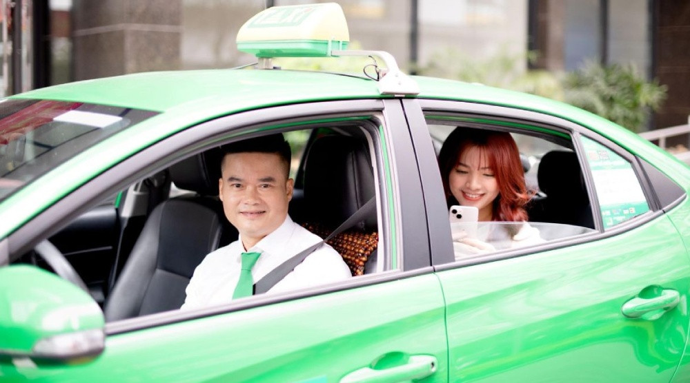 Liên hệ qua hotline hoặc đặt app taxi Mai Linh để đặt cuốc xe taxi xanh Tam Kỳ ưng ý