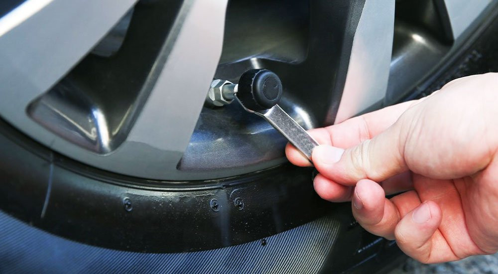 Lợi ích của cảm biến áp suất lốp đối với xe