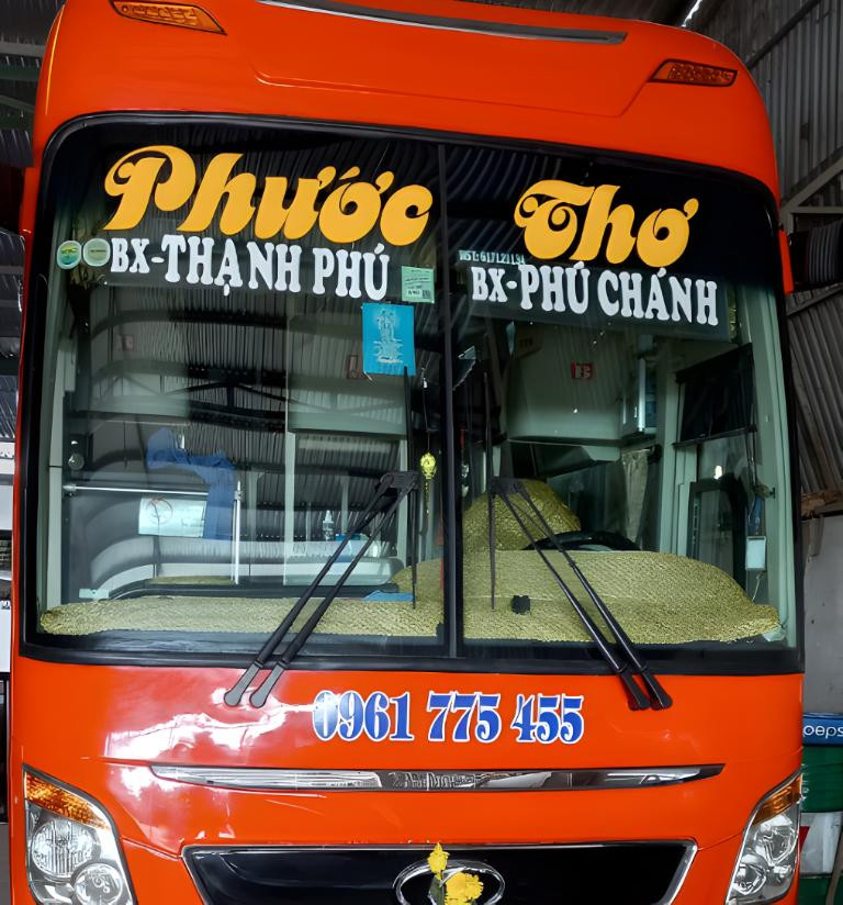 Lối vào Bến xe Thạnh Phú kết nối đi Đông Nam Bộ