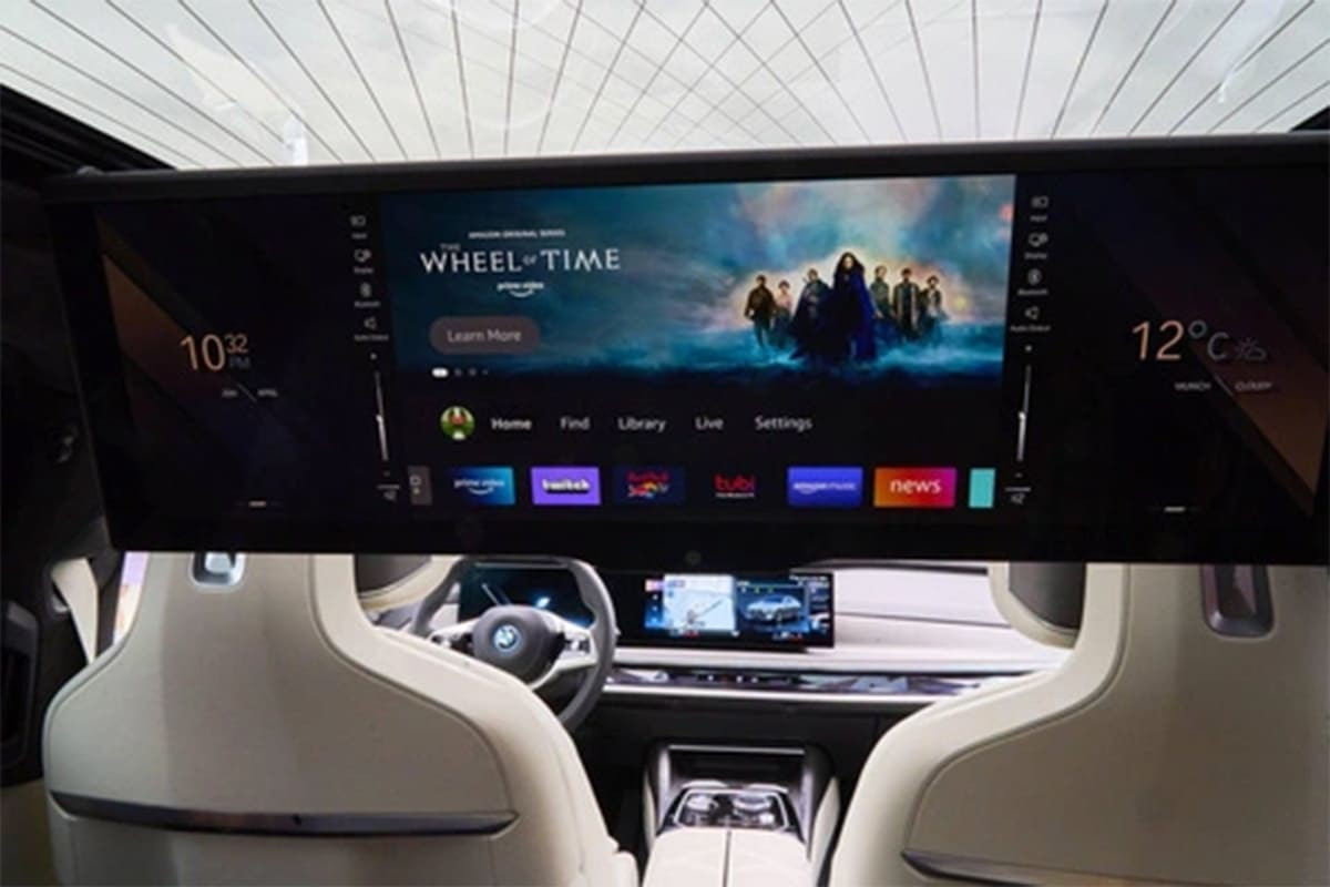 Màn hình giải trí trung tâm và hệ thống iDrive trên BMW 730Li