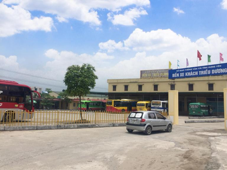 Mặt tiền bến xe Hưng Yên