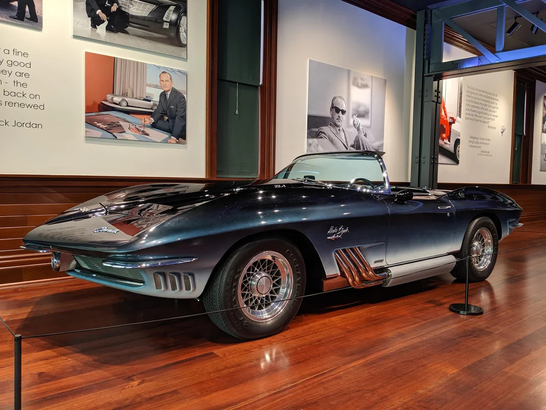 Mẫu concept Chevrolet Corvette Mako Shark lấy cảm hứng từ cá mập