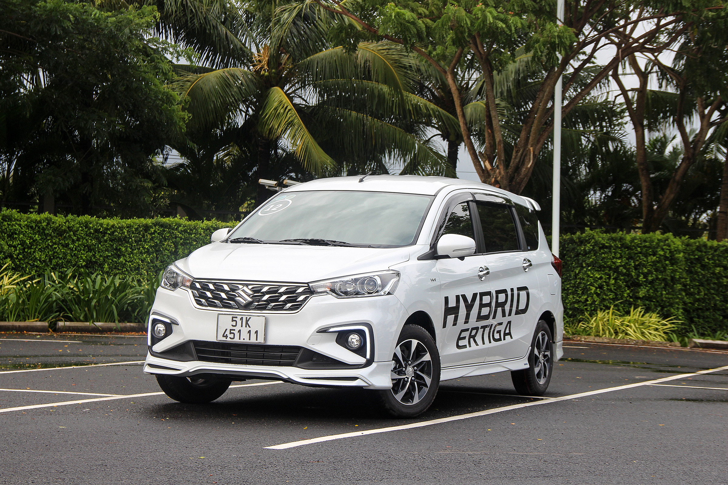 Mẫu Suzuki Ertiga hybrid và doanh số sụt giảm đáng chú ý