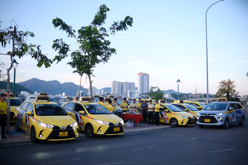 Màu vàng đặc trưng của taxi Asia tại Khánh Hòa