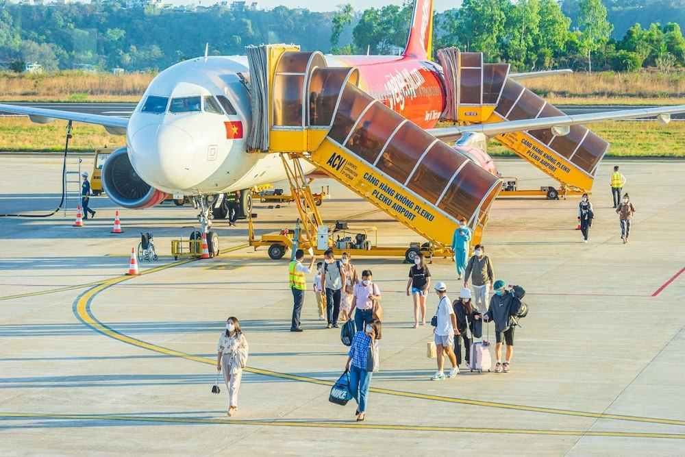 Máy bay của hãng hàng không Vietjet Air hạ cánh tại sân bay Pleiku
