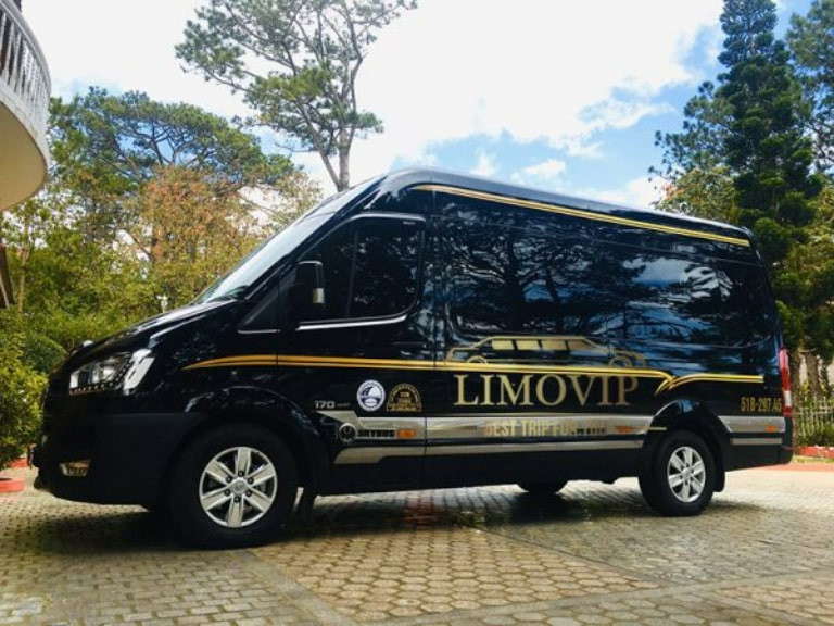 Minh Hiếu Limousine trung chuyển khách từ sân bay Cát Bi