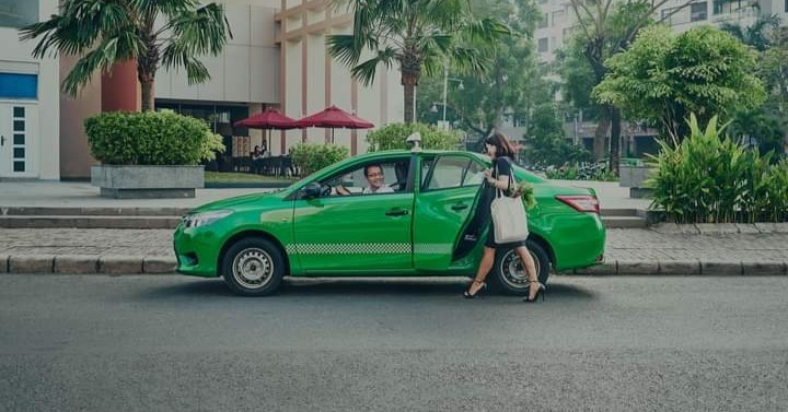 Minh họa cách liên hệ và gọi **số điện thoại taxi Cái Bè** nhanh chóng