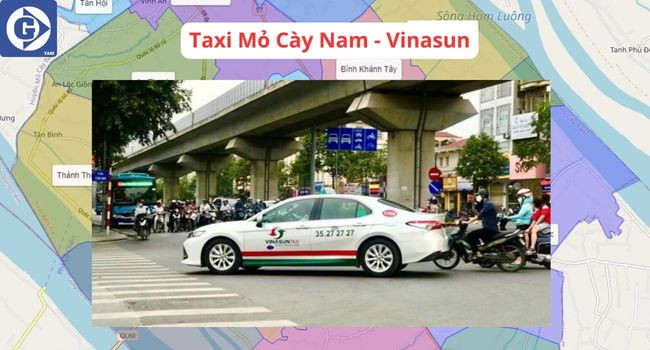 Một chiếc taxi truyền thống màu vàng trên đường