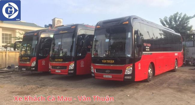 Một góc bến xe khách sôi động tại Cà Mau