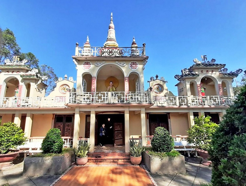 Một góc cổ kính của chùa Tiên Châu, Vĩnh Long.