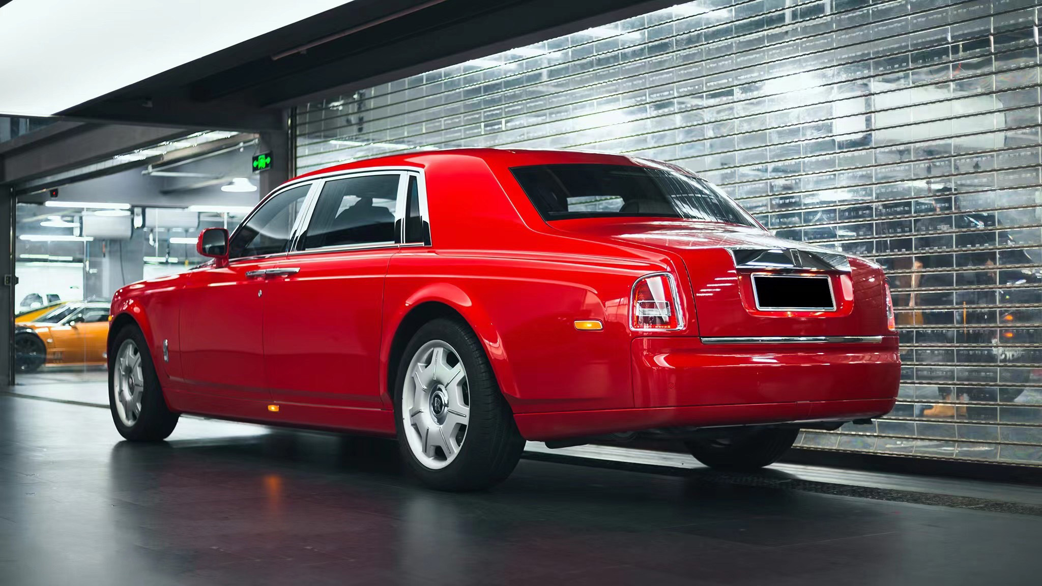 Một góc khác của chiếc Rolls Royce wrap