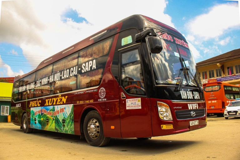 Một trong những xe khách Phúc Xuyên chuyên tuyến Hải Phòng Lào Cai với thiết kế hiện đại