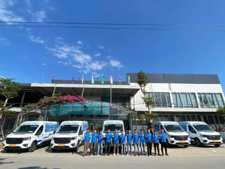 Mua vé trực tiếp tại văn phòng Nhà xe Hoàng Công
