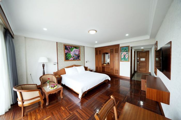 Không gian phòng Superior thoáng đãng, tiện nghi đầy đủ tại Mường Thanh Pleiku