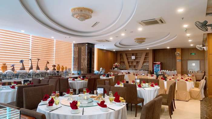 Không gian sang trọng của nhà hàng tại Mường Thanh Pleiku