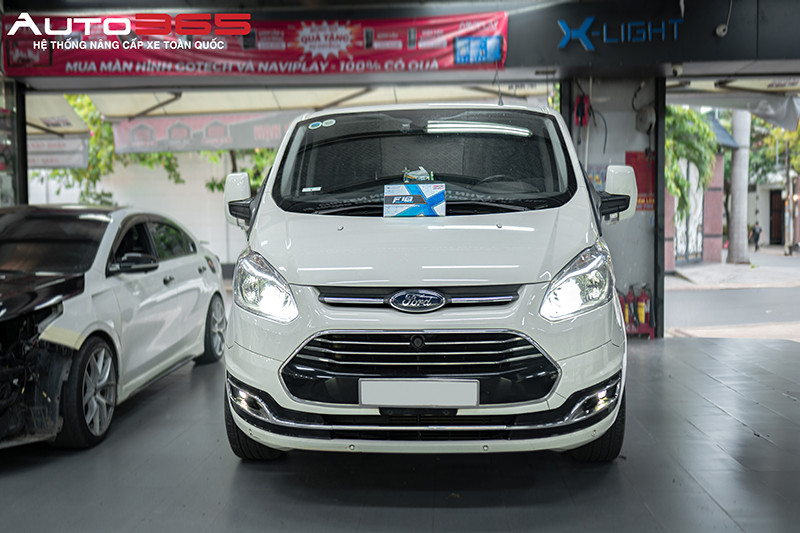 Nâng cấp bi gầm cho Ford Tourneo