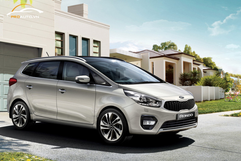 Nâng cấp nội thất xe Kia Rondo với màu sắc mới