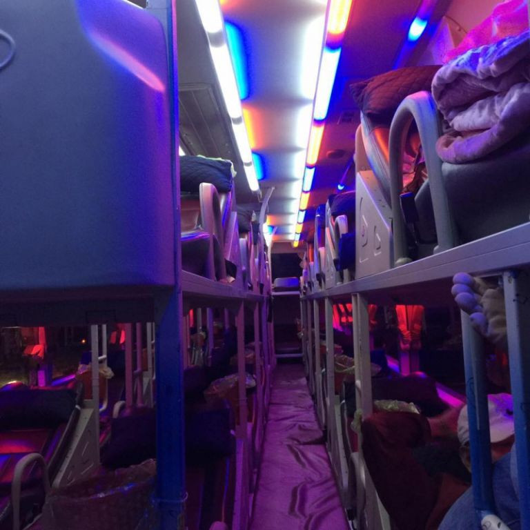 Ngoại thất xe khách Thuận Ý