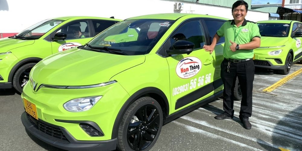 Người dùng có thể gọi trực tiếp đến hotline Taxi Nam Thắng