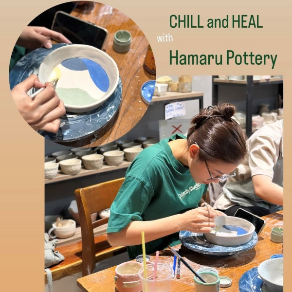 Người tham gia tập trung vào việc tạo hình gốm tại Hamaru Pottery