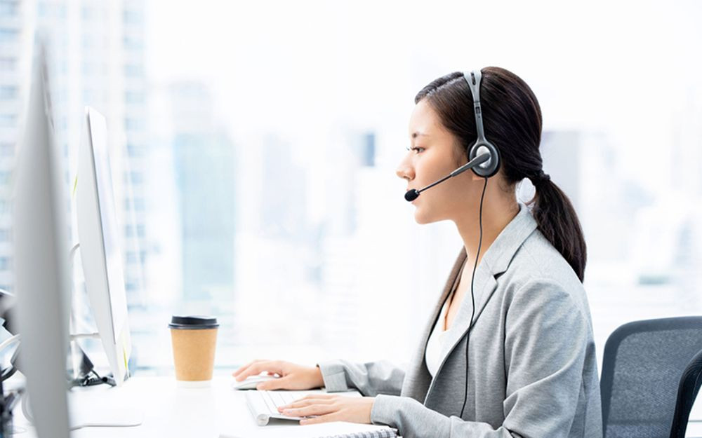 Nhân viên chăm sóc khách hàng cần kỹ năng giao tiếp và xử lý tình huống