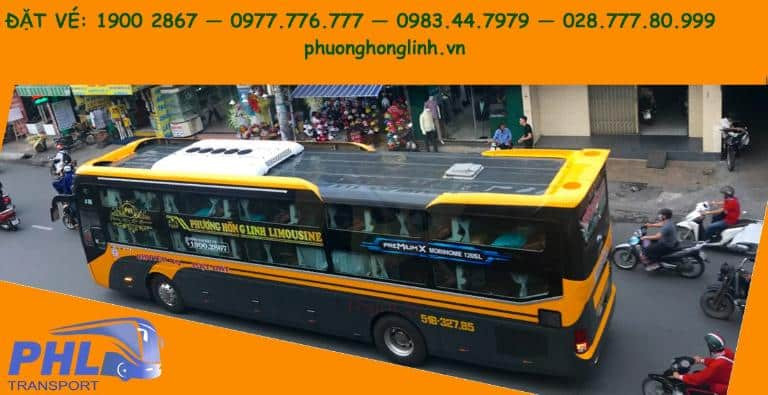 Nhân viên tổng đài sẵn sàng hỗ trợ đặt vé xe Phương Hồng Linh