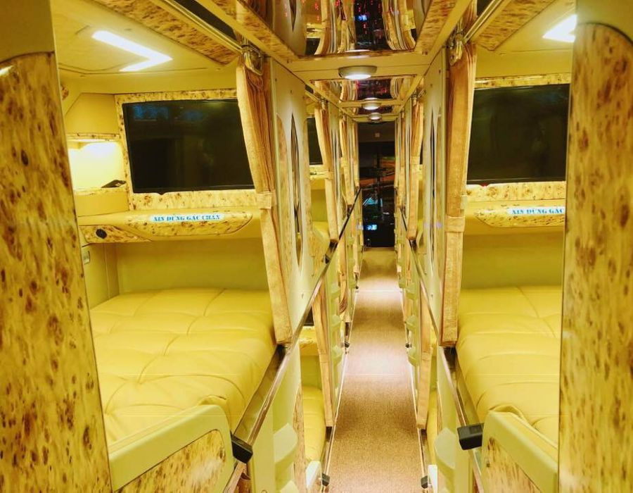 Nhân viên vệ sinh và sắp xếp gọn gàng