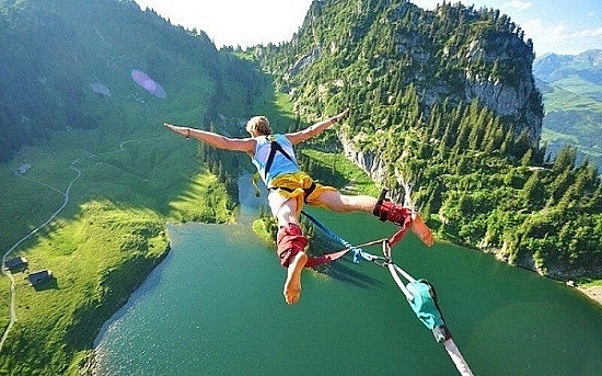 Nhảy Bungee tại Nha Trang, một trải nghiệm du lịch mạo hiểm đầy thử thách cho người dũng cảm