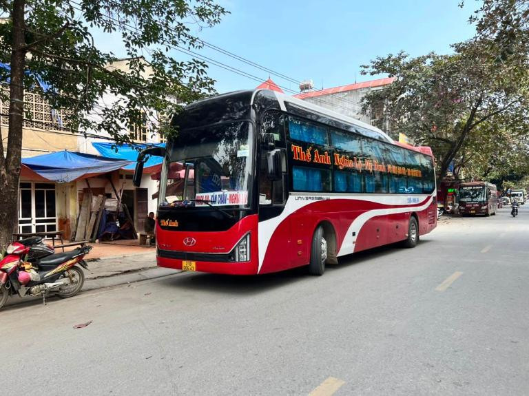 Nhiều nhà xe hoạt động tại Bến xe Nghĩa Lộ