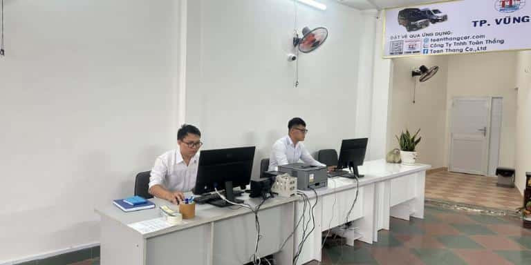 Nhiều phòng vé của Nhà xe Toàn Thắng phục vụ khách hàng