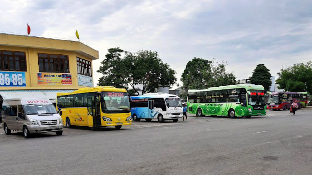 Nhiều tuyến xe khách liên tỉnh khởi hành và đến tại bến xe