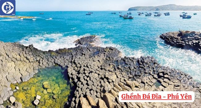 Những khối đá hình lục giác kỳ vĩ tại Ghềnh Đá Đĩa, điểm check-in nổi bật khi du lịch Phú Yên