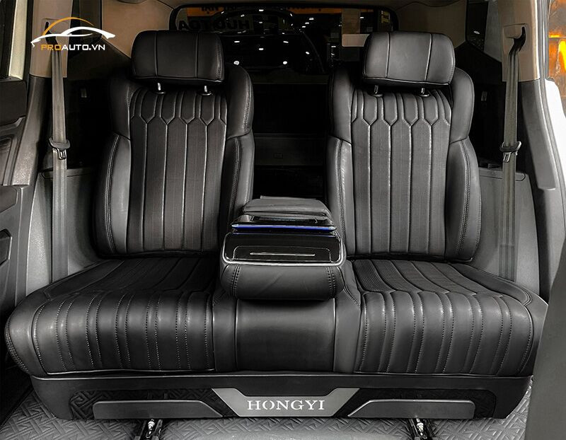 Nội thất Fortuner sang trọng sau độ Limousine