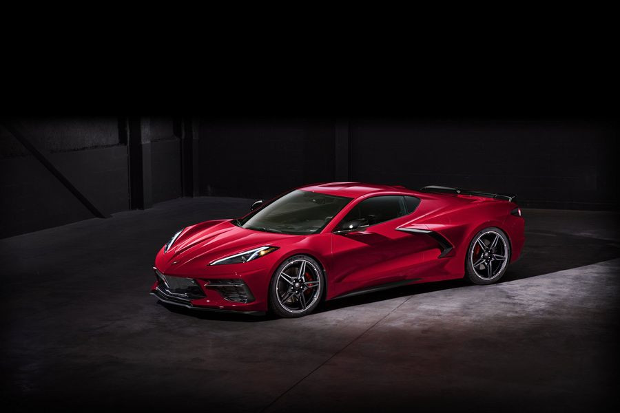 Nội thất hiện đại của Chevrolet Corvette C8 với hộp số tự động ly hợp kép