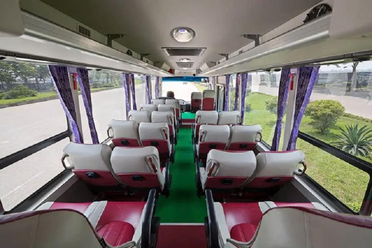 Nội thất hiện đại và tiện nghi trên xe khách Nhà xe Trung Nga