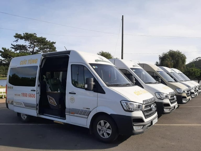 Nội thất sang trọng của xe Limousine Cúc Tùng trên tuyến Nha Trang Đắk Lắk