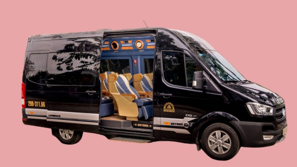 Nội thất sang trọng của xe Vie Limousine với ghế massage