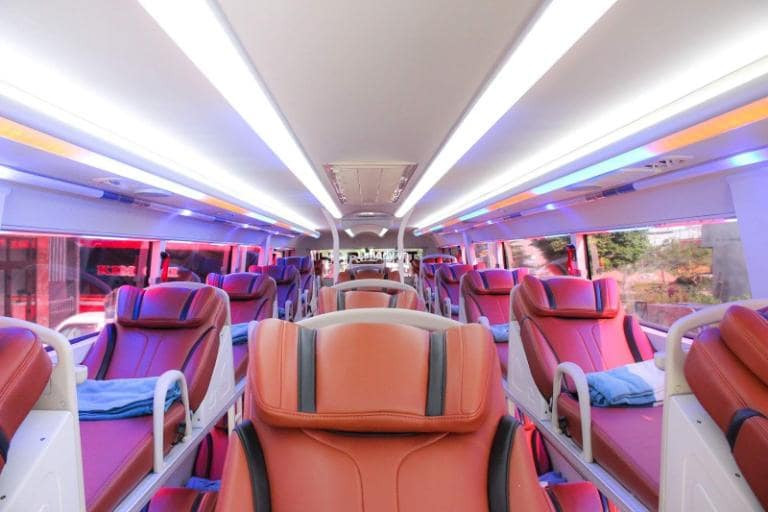 Nội thất tiện nghi bên trong xe giường nằm của hãng Kim Chi 265