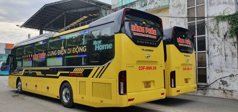 Nội thất tiện nghi bên trong xe khách Bằng Phấn chạy lộ trình Hà Giang đi Thái Bình