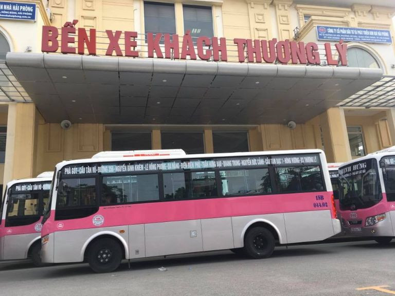 Nội thất tiện nghi bên trong xe khách chạy tuyến miền Bắc từ Bến xe Thượng Lý