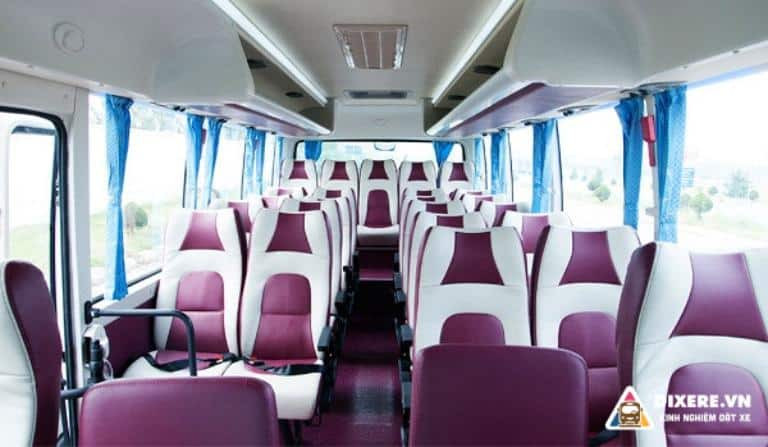 Nội thất tiện nghi bên trong xe khách Thảo Châu với ghế ngồi êm ái
