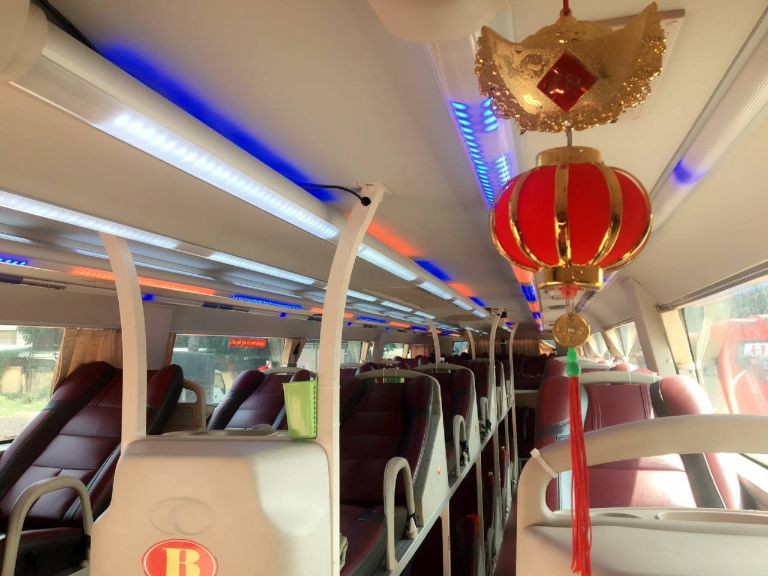 Nội thất xe khách Anh Tuyên tiện nghi