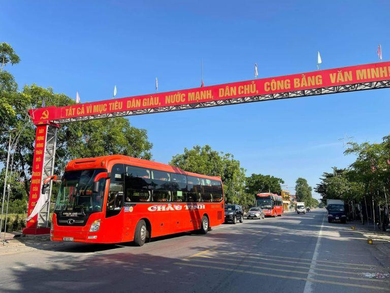 Nội thất xe khách tiện nghi phục vụ hành khách tuyến Điện Biên Quảng Ninh